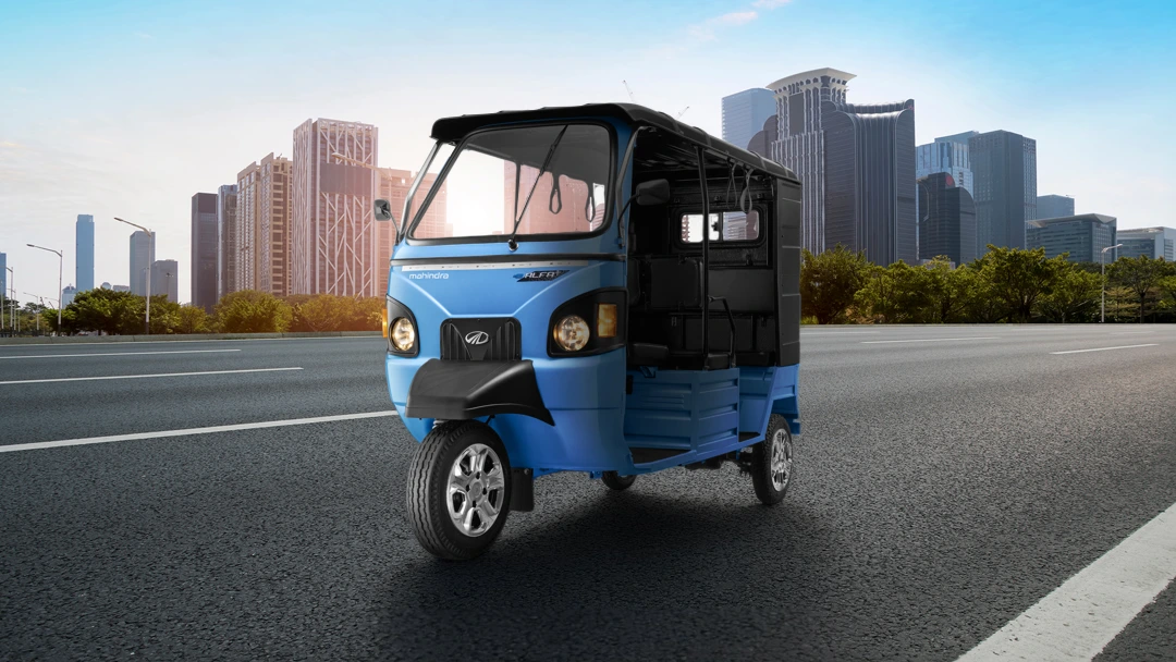 Mahindra E-Alfa Plus Front View